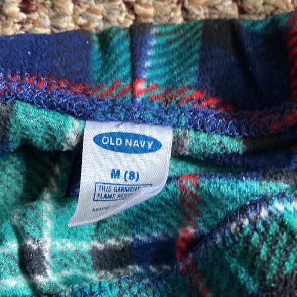 Old navy kids pajamas - Picture 2 of 3